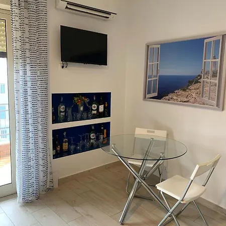 C'est La Vie * Giardini-Naxos