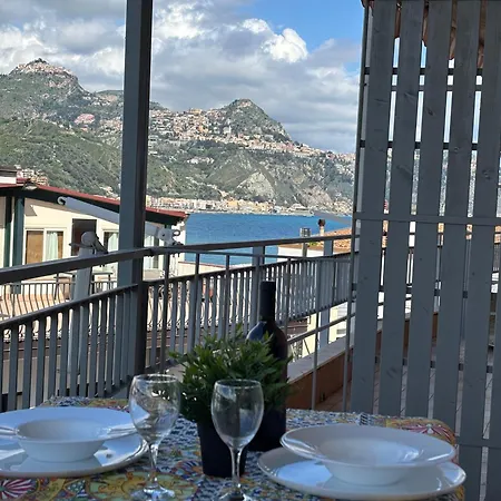 C'est La Vie Apartman Giardini Naxos