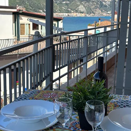 C'est La Vie Giardini Naxos