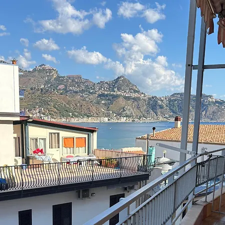 C'est La Vie Apartment Giardini-Naxos