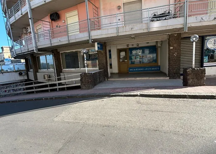 C'est La Vie * Giardini-Naxos