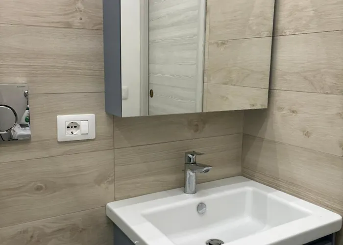 C'est La Vie Apartment