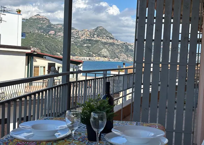 C'est La Vie Apartment Giardini Naxos