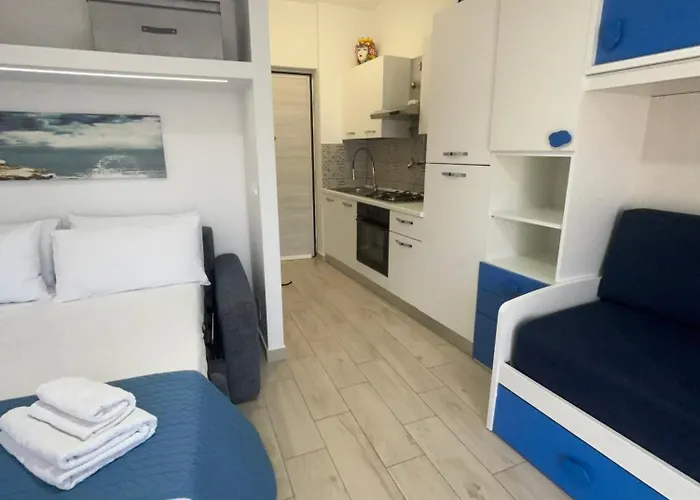 C'est La Vie Giardini Naxos