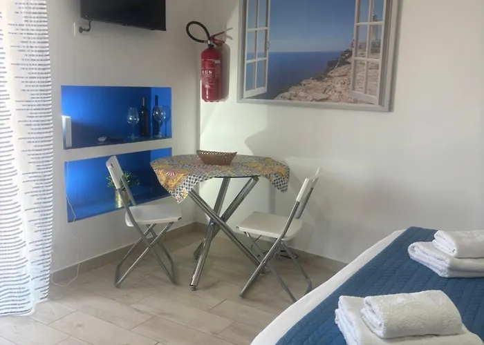 C'est La Vie Apartment