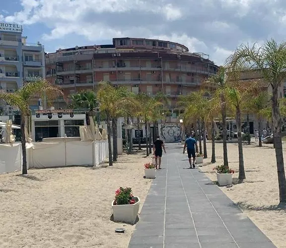 C'est La Vie Apartment